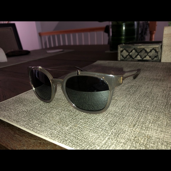 Tory Burch sunglasses - Picture 3 of 5